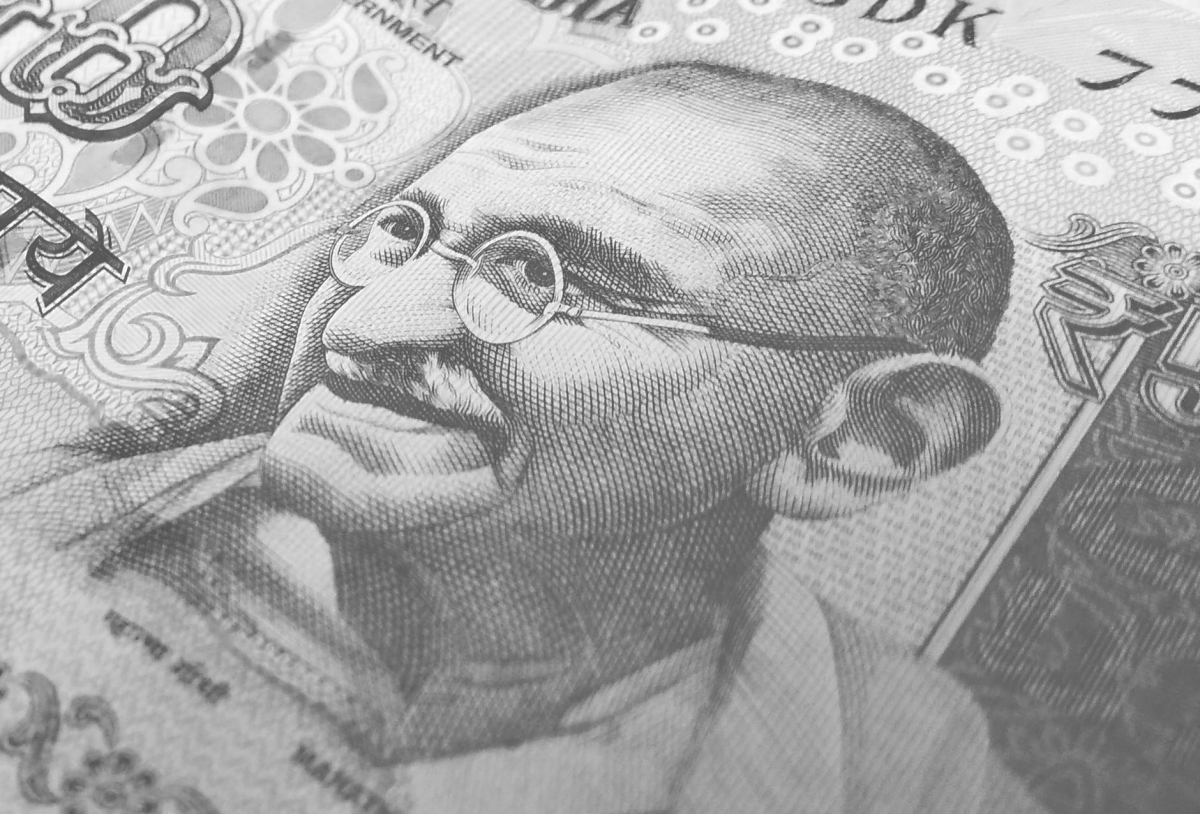banconota con immagine di Gandhi
