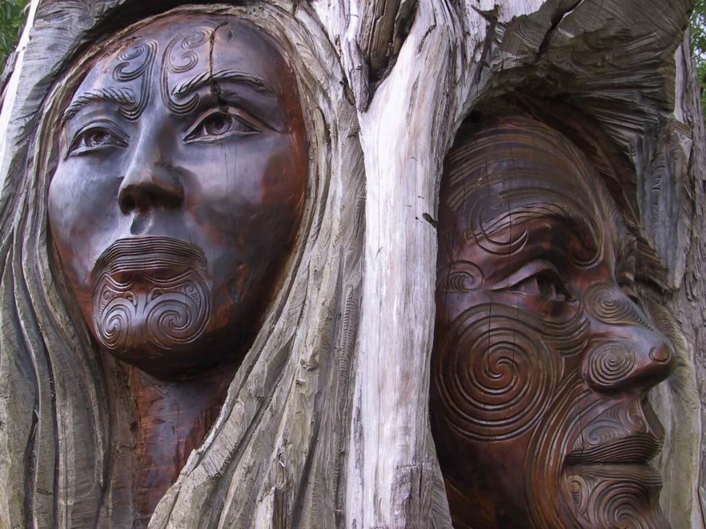 statue-di-legno-neozelandesi
